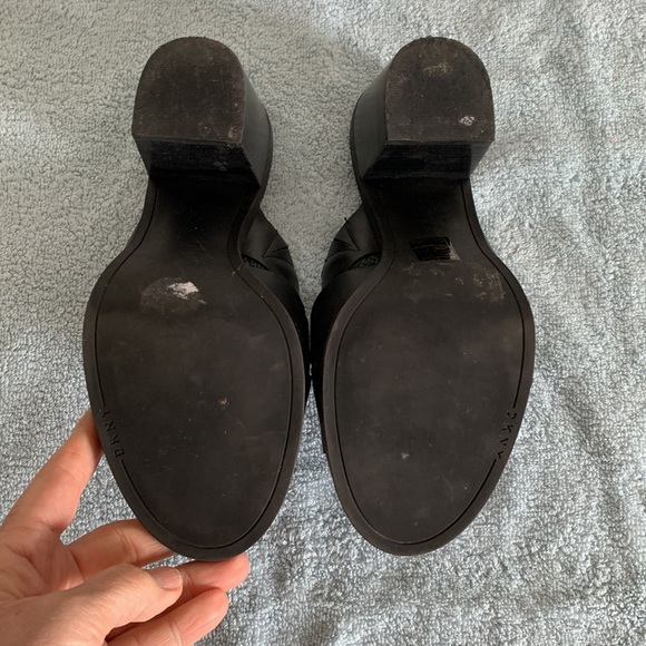 VGUC DKNY mules - Picture 4 of 6